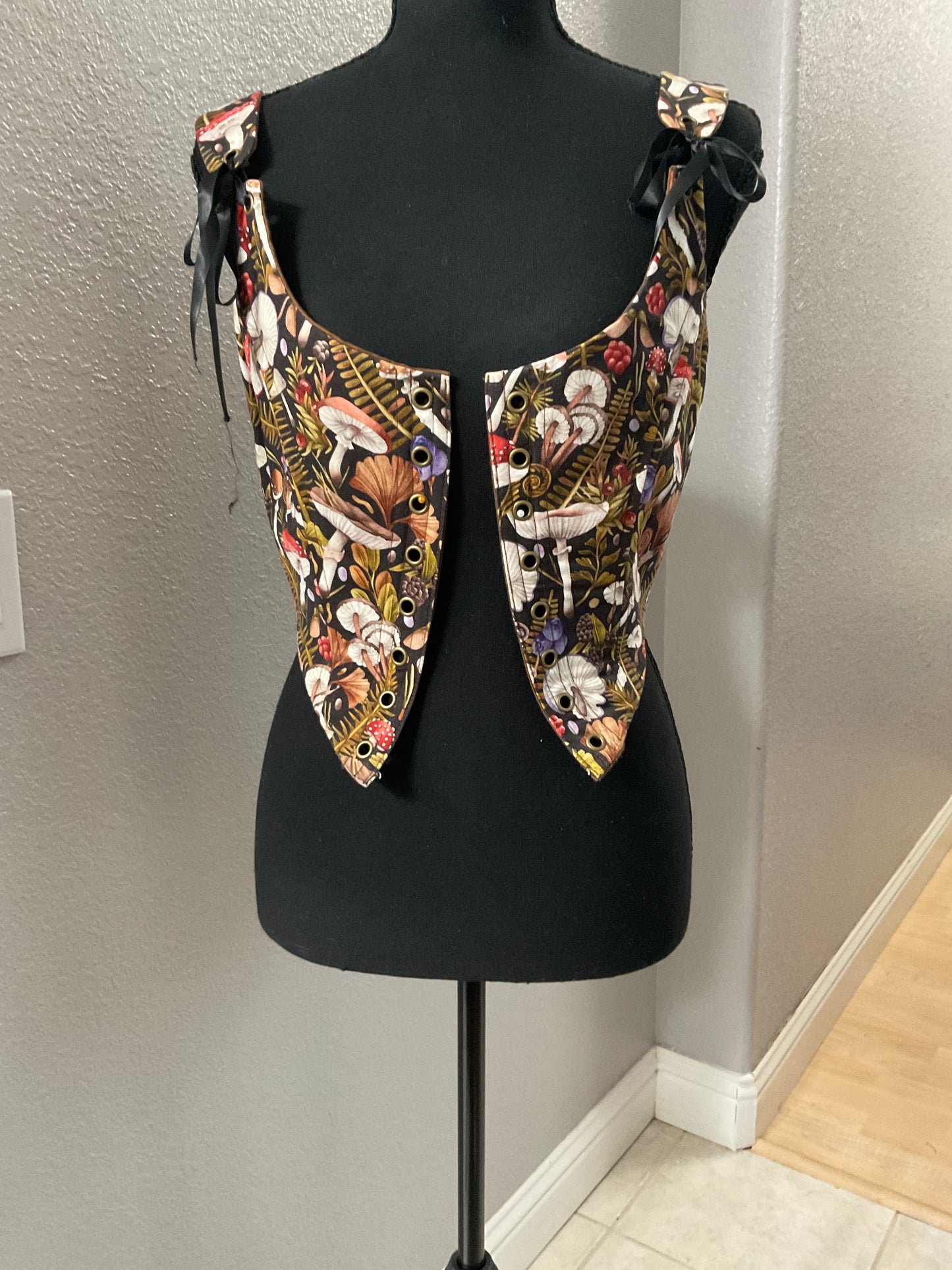 Lace Front Stays in Mushroom Print Size S/M