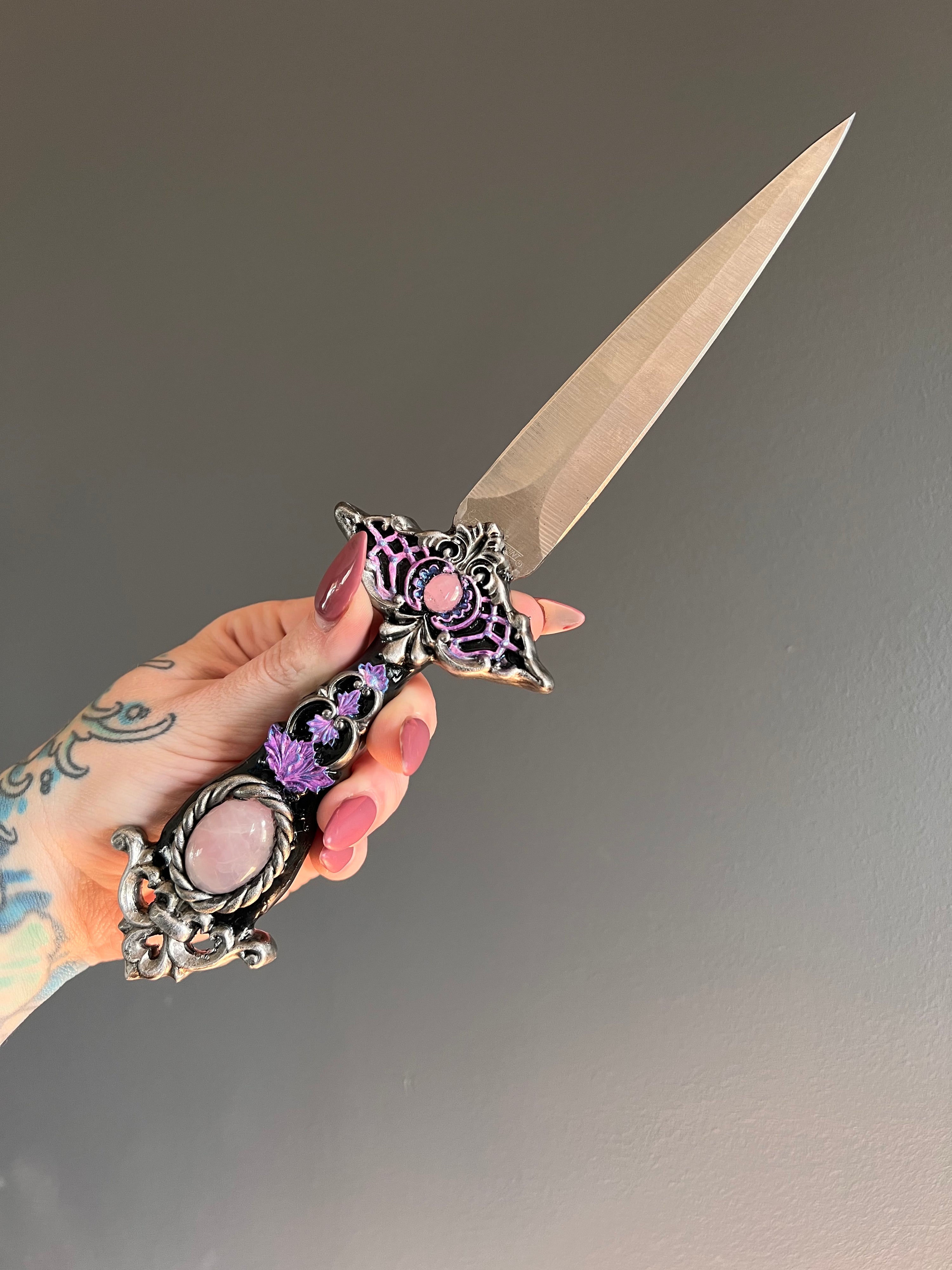 The Huntress Customized Elegant Fantasy Dagger – Dead Wrath and Beyond