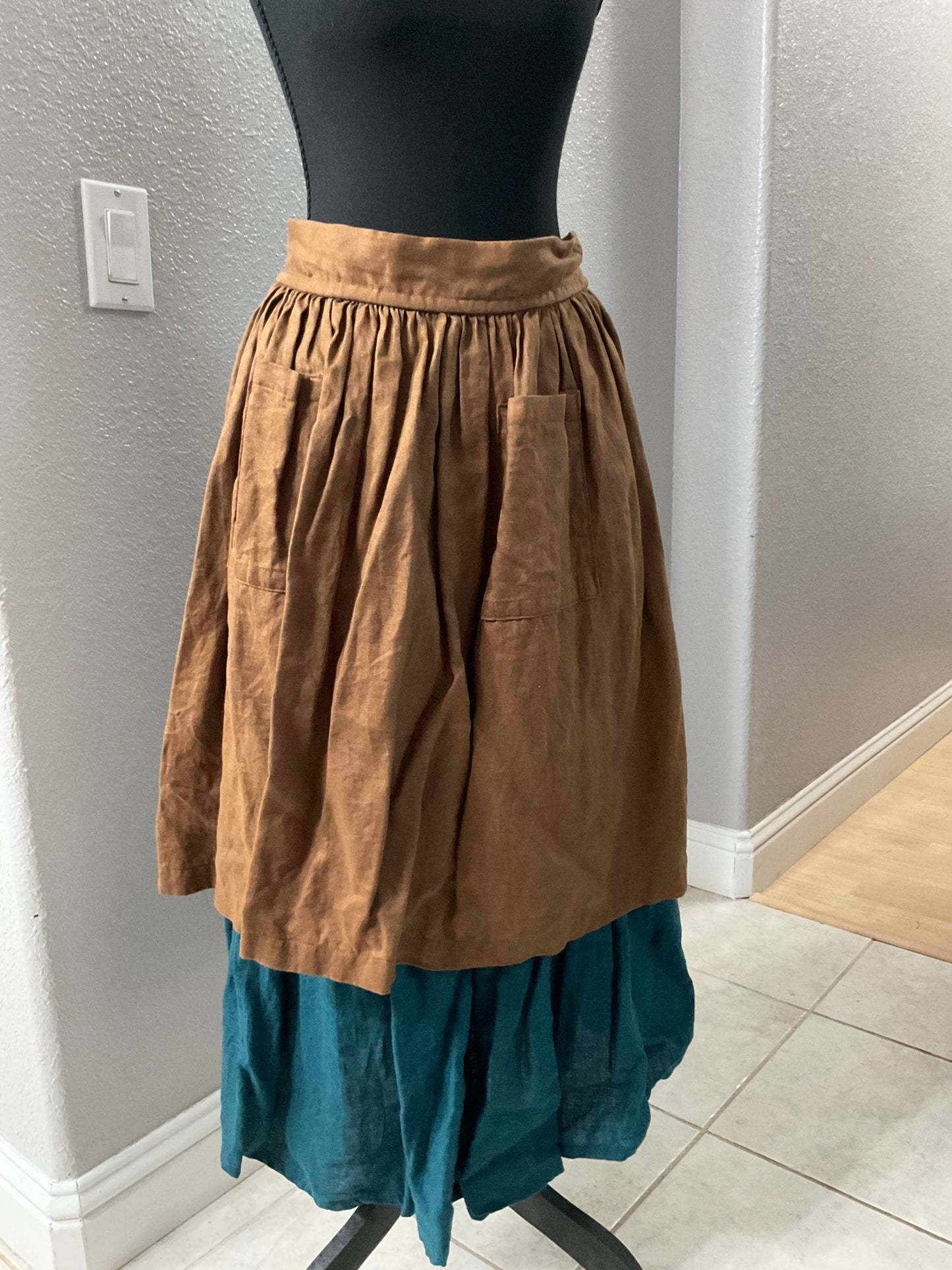 Its Sew Becca Brown Linen Apron