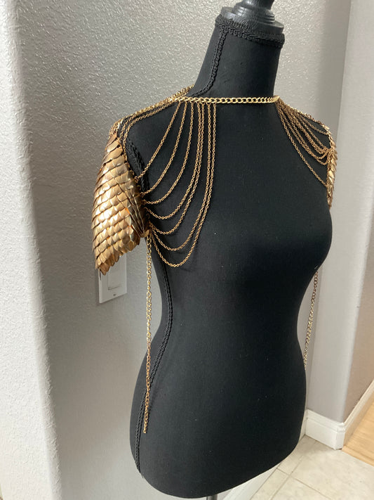 Gold Scalemail Shoulder Pauldrons