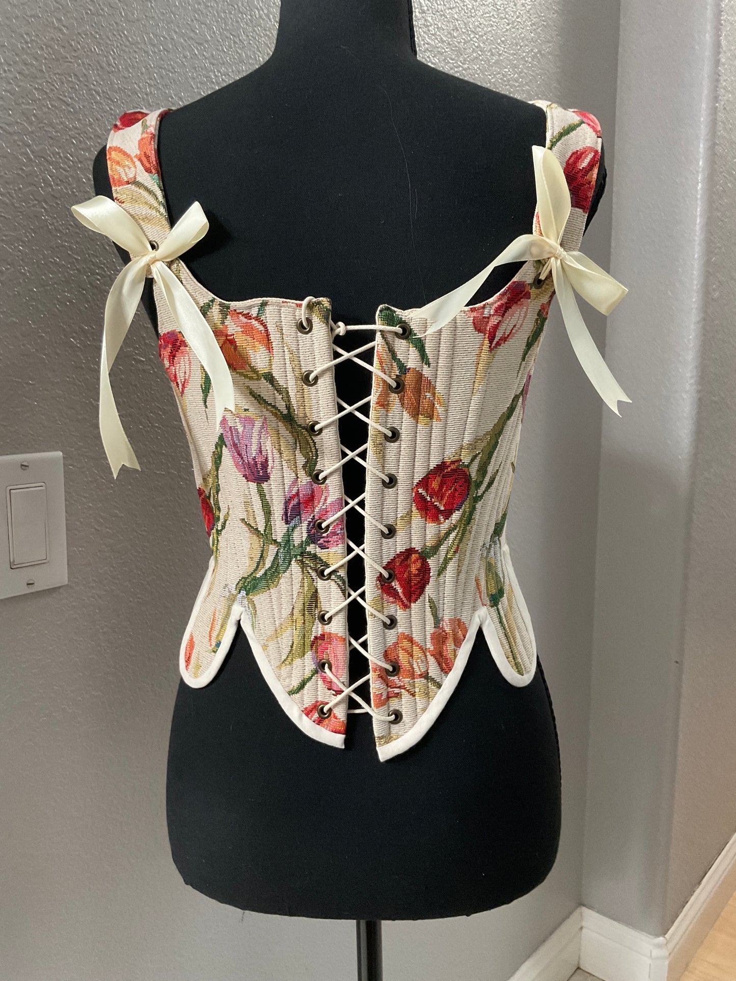 Front & Back Lace Cream & Floral Print Stays S/M