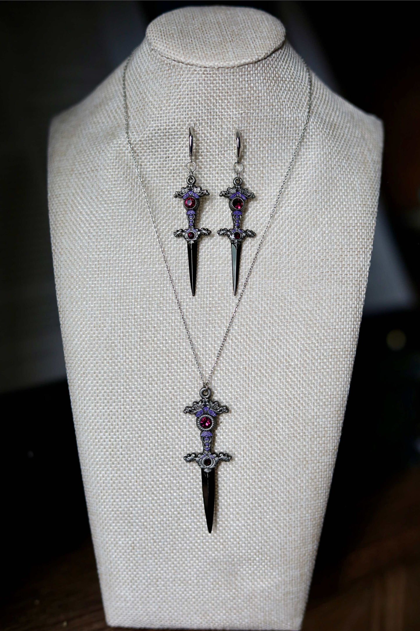 Enchantress 2.5" Necklace