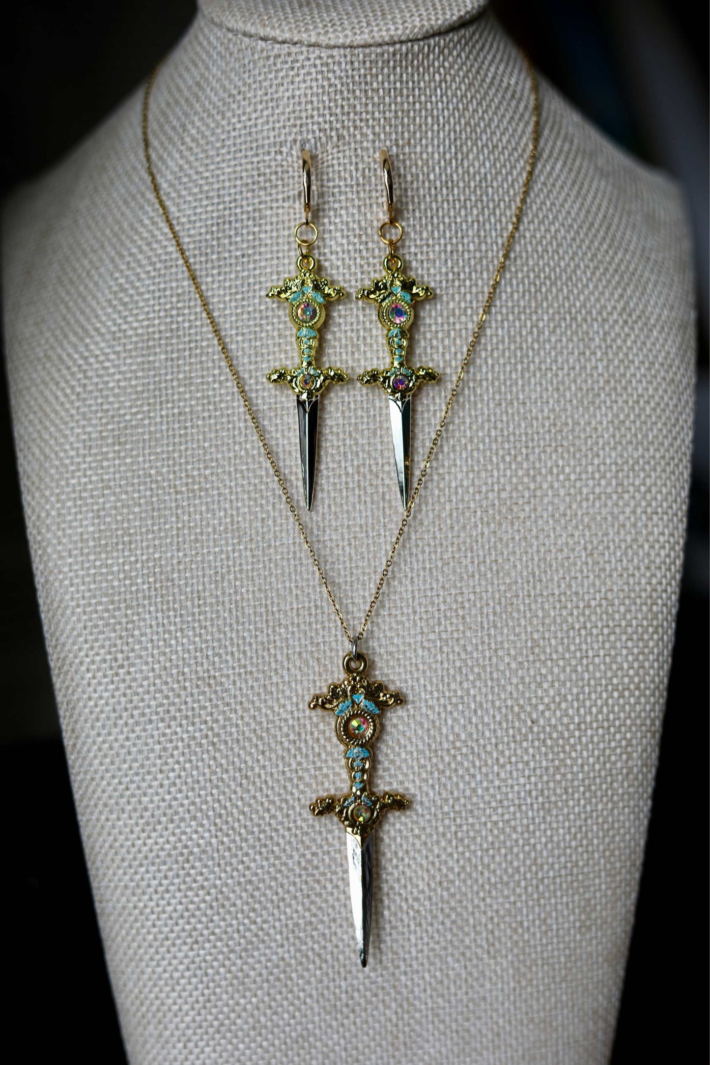Enchantress 2.5" Necklace