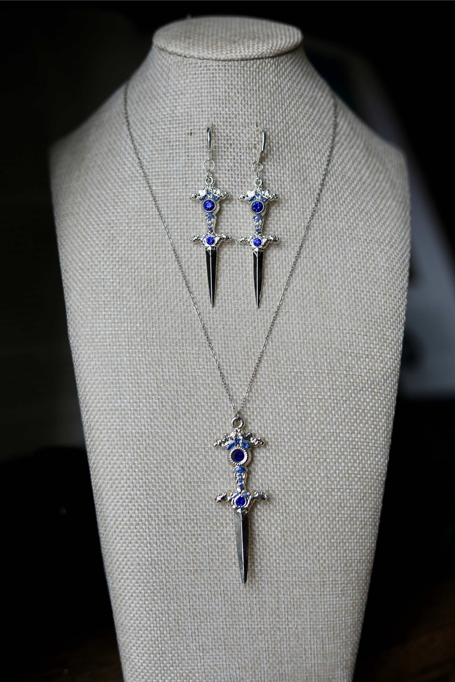 Enchantress 2.5" Necklace