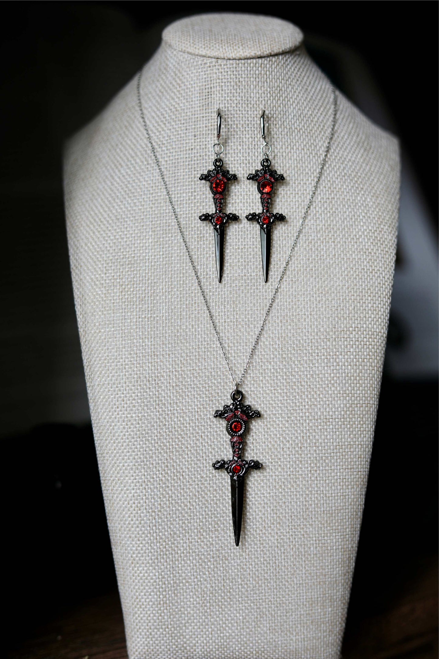 Enchantress 2.5" Necklace