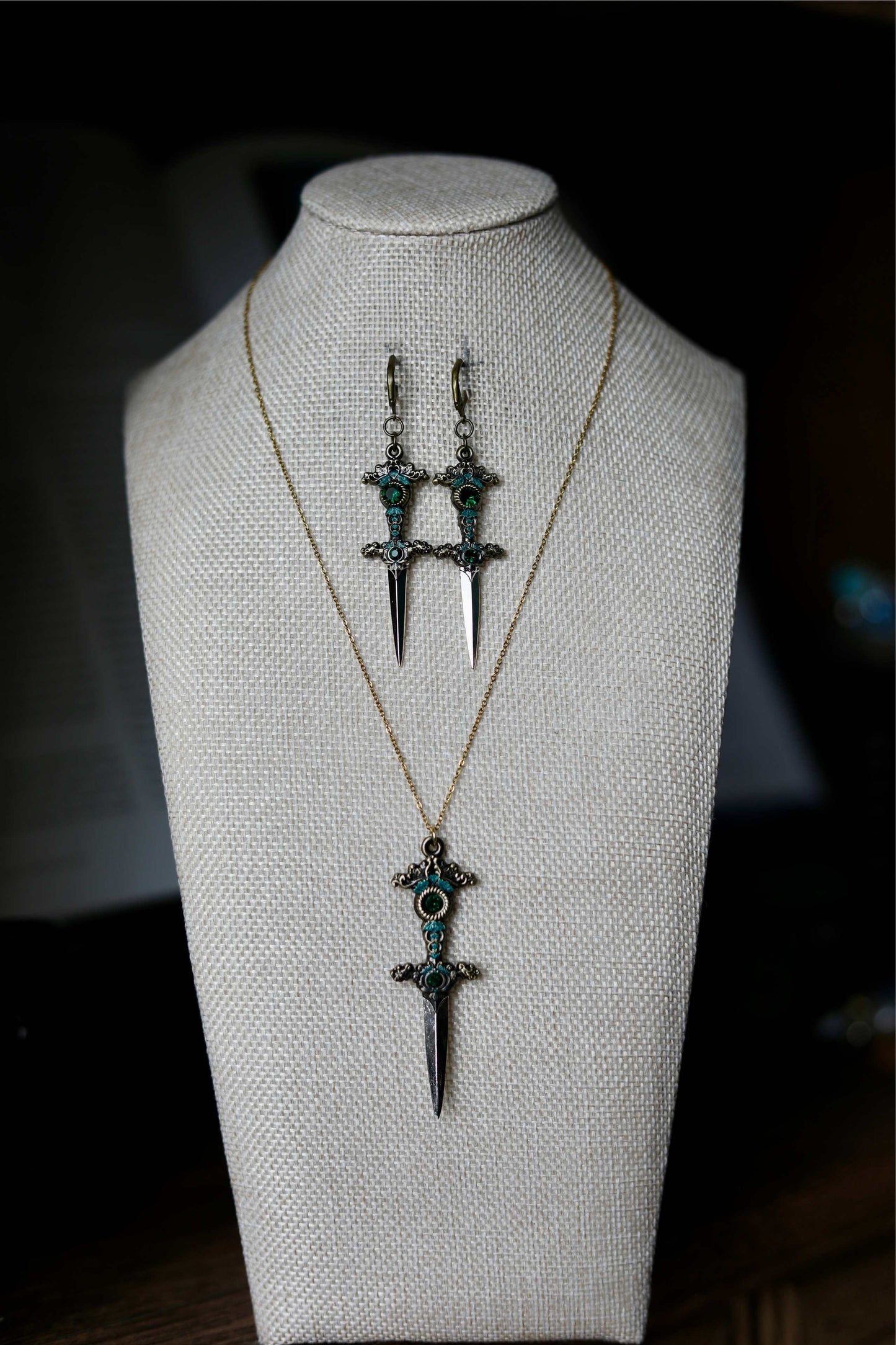 Enchantress 2.5" Necklace