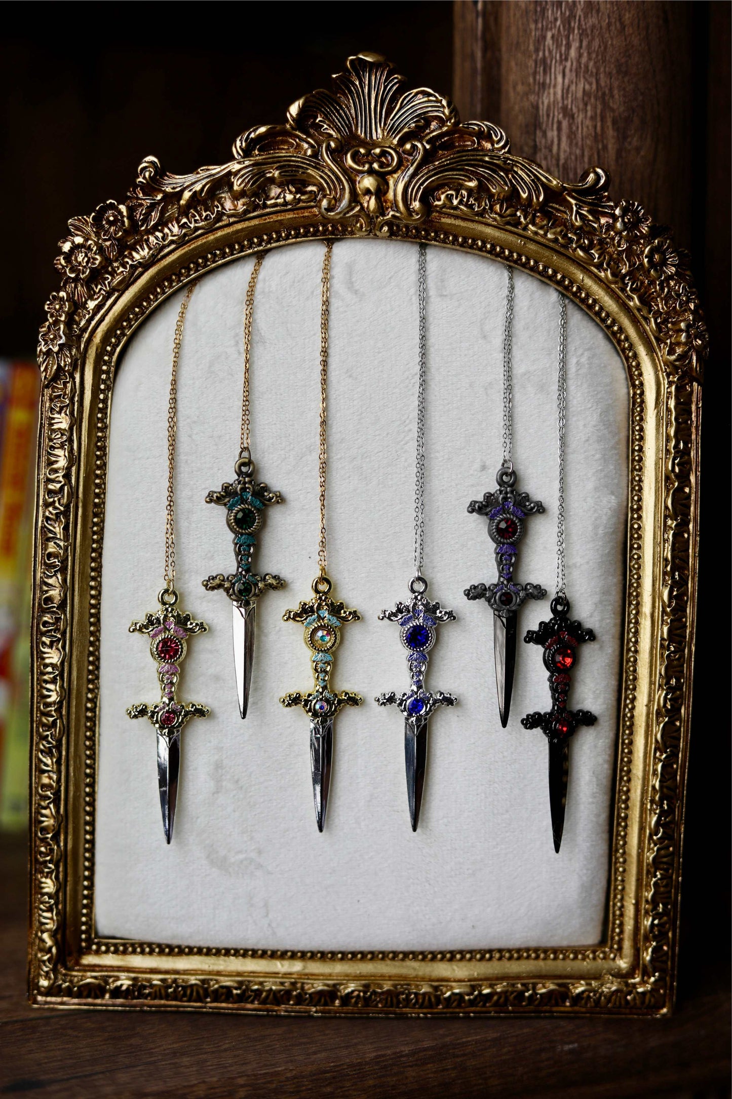 Enchantress 2.5" Necklace