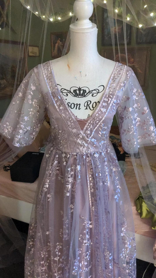 Lavender Embroidered Dress With Cape Sleeves Size 36/28/36