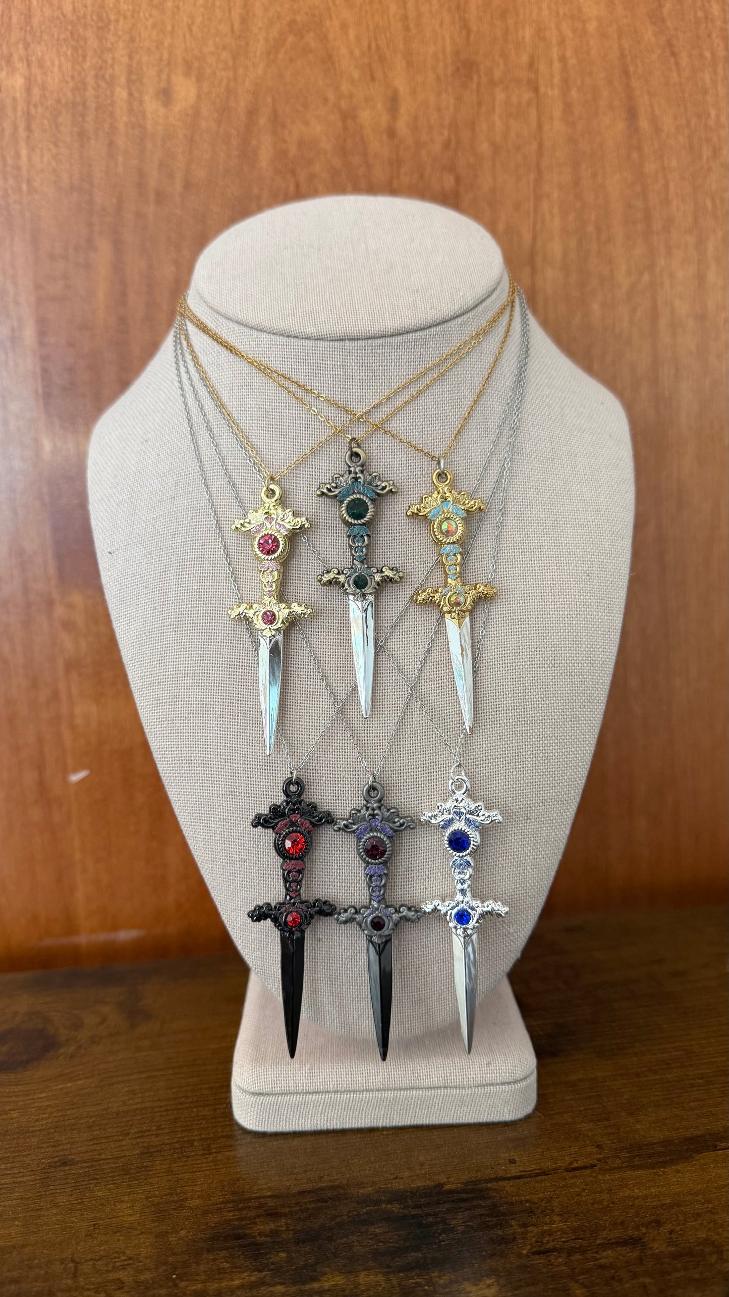 Enchantress 2.5" Necklace