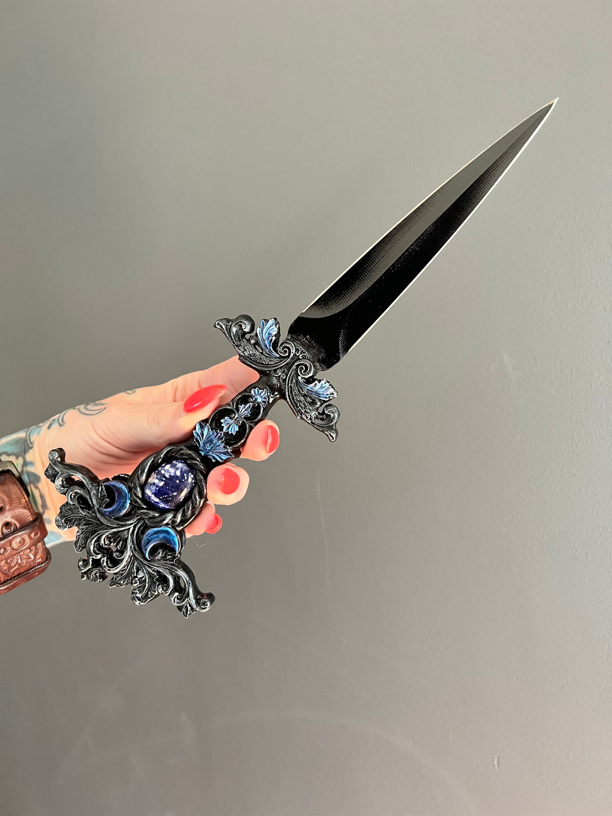 Cool `Obsidian Blade` Dragon Dagger and Holder Goth, One Size - Food 4 Less
