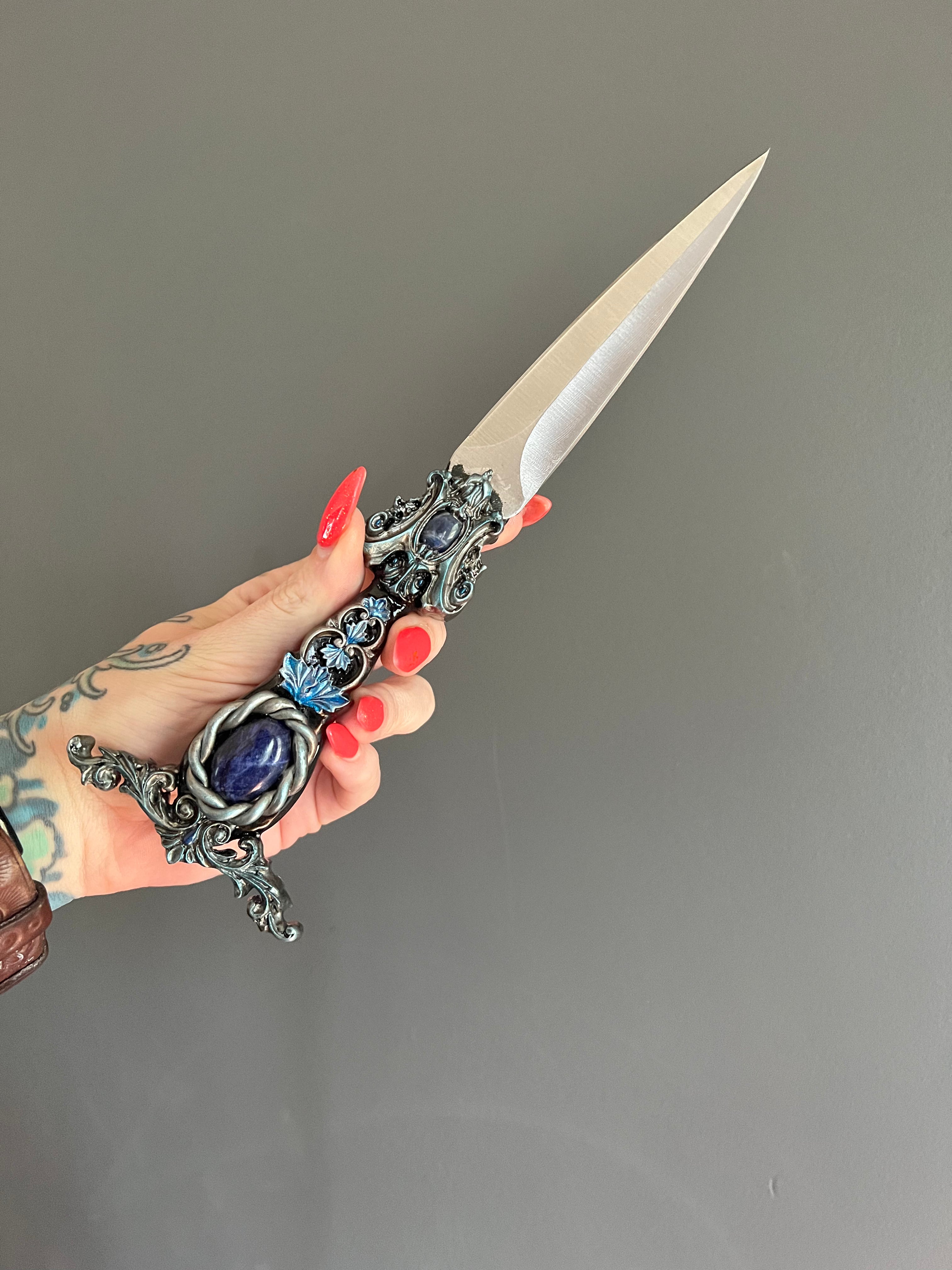 The Rouge Customized Elegant Fantasy Dagger – Dead Wrath and Beyond